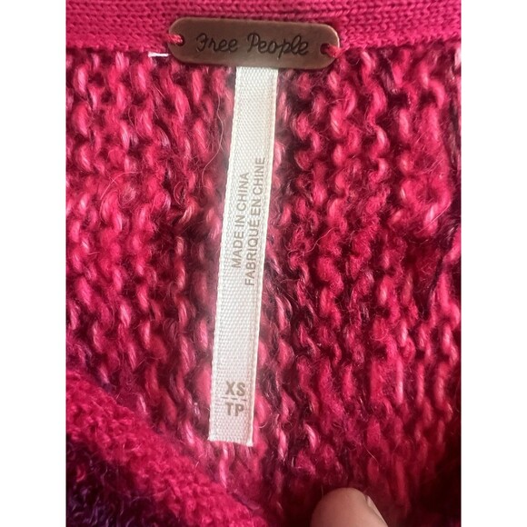 Free People Raspberry Pink Red Textured Knit Bell Sleeve Sweater Women’Size XS - Picture 9 of 14